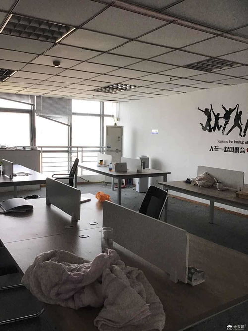 南昌老福山地鐵口，華龍國際大廈精裝辦公空間出租，配備齊全家具，專業管理